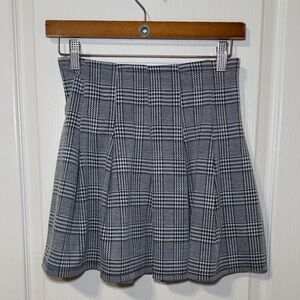 Altar’d State Pleated Mini Plaid Skirt Size Small NWOT